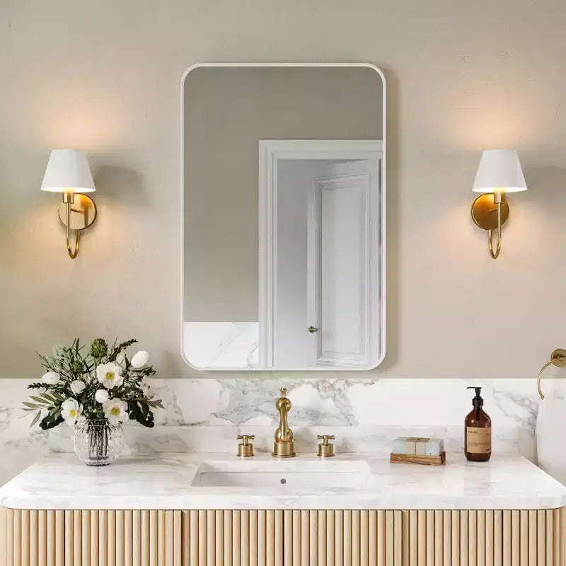 Miroir de salle de bain mat, miroir de courtoisie rectangulaire arrondi pour au-dessus de l'évier, miroir mural, verre trempé HD et cadre en aluminium antirouille