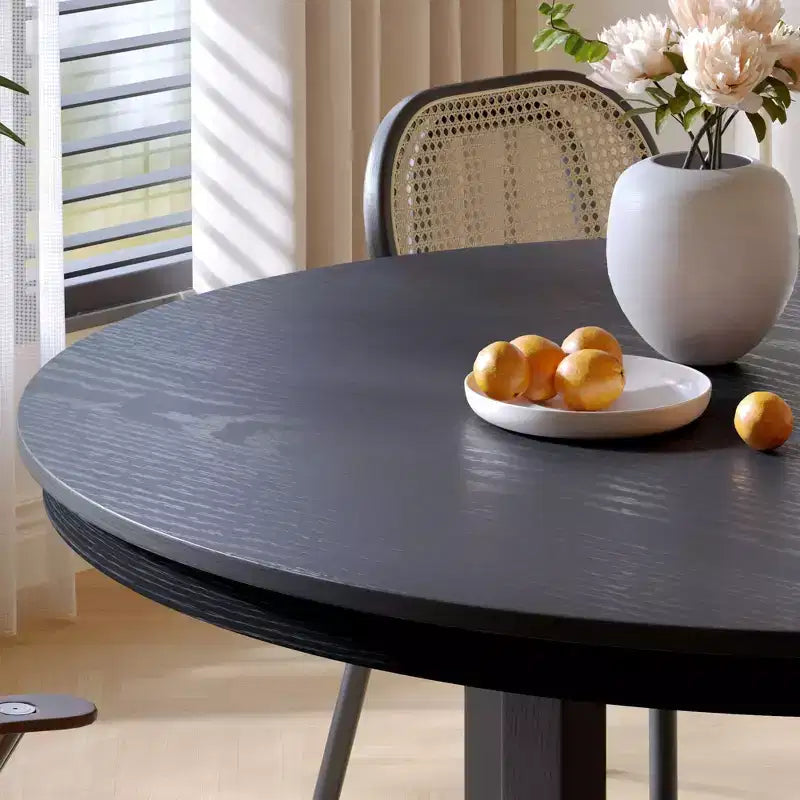 Table à manger de ferme en bois massif 52 x 52 avec plateau rond texturé et piètement en X pour salles à manger modernes et réunions de famille Noir