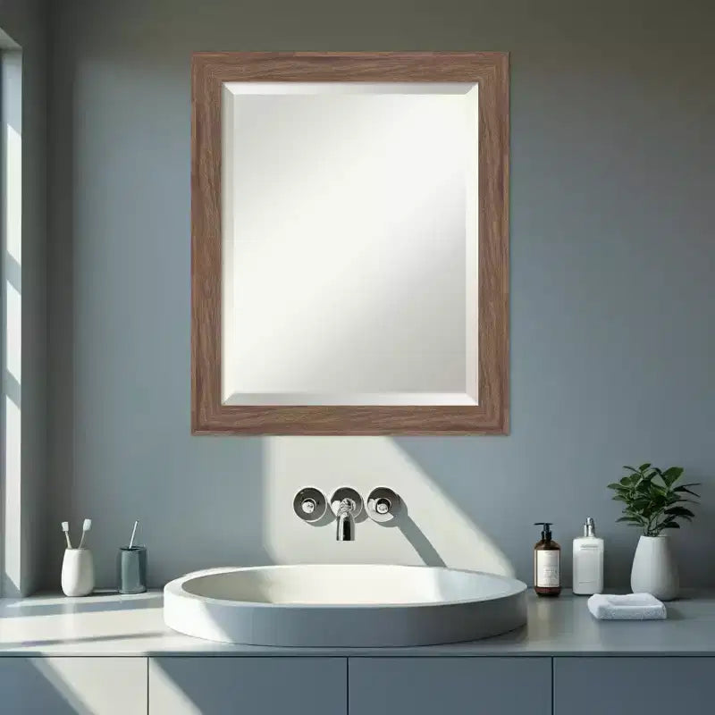 Miroir Mural de Salle de Bain Encadré à Bords Biseautés Étroits Marron Moyen Pia Amanti Art